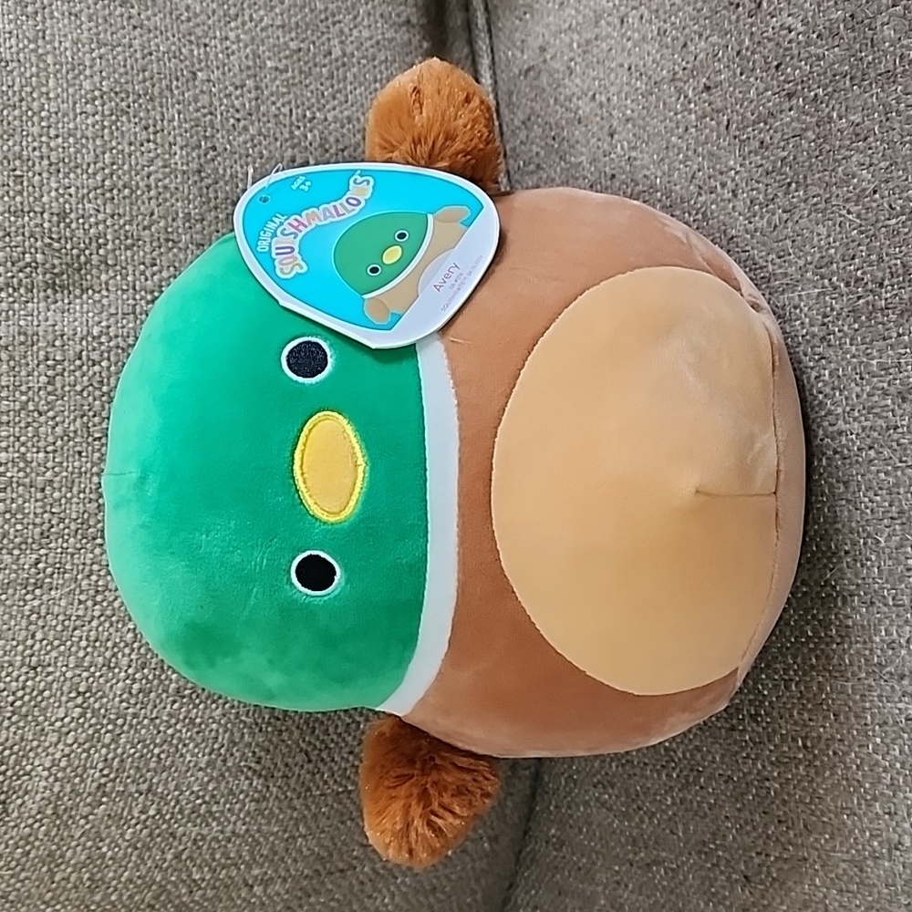 Avery Squishmallow 8"